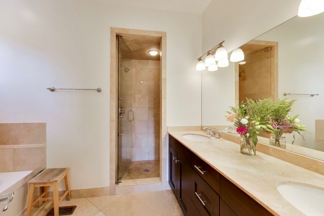1219 W Foster Avenue 2W, Chicago, IL 60640