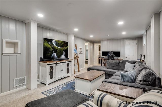 1702 NEWTON DR, Cheyenne, WY 82001