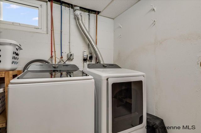 1702 NEWTON DR, Cheyenne, WY 82001