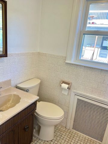 137 Boylston St, Brockton, MA 02301