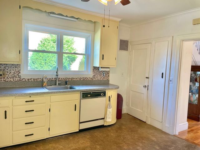 137 Boylston St, Brockton, MA 02301