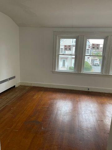 137 Boylston St, Brockton, MA 02301