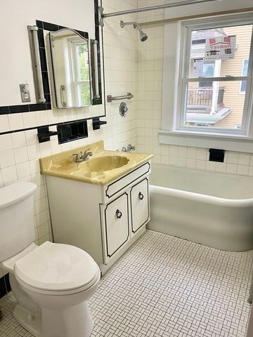 137 Boylston St, Brockton, MA 02301