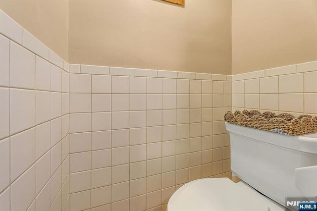 6 Colonial Court, Dumont, NJ 07628