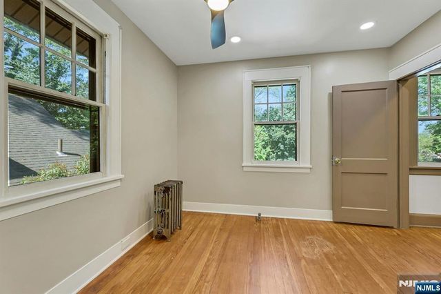 6 Colonial Court, Dumont, NJ 07628
