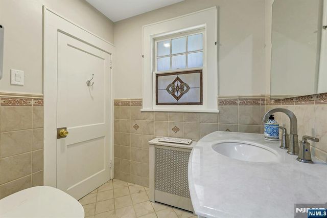 6 Colonial Court, Dumont, NJ 07628