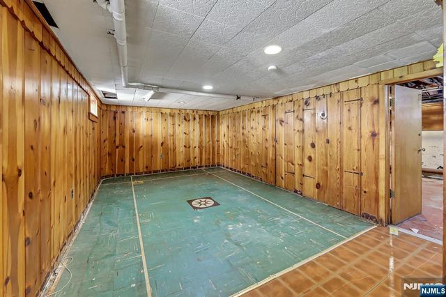 6 Colonial Court, Dumont, NJ 07628