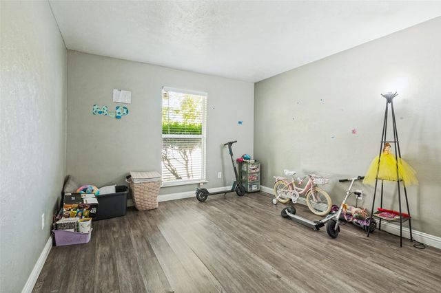 1202 Canyon Oaks Drive, Lancaster, TX 75146