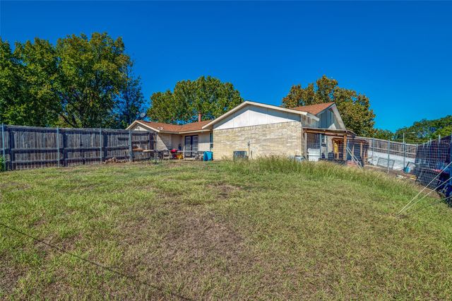 1202 Canyon Oaks Drive, Lancaster, TX 75146