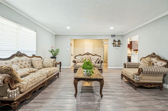 1202 Canyon Oaks Drive, Lancaster, TX 75146