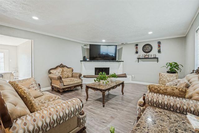 1202 Canyon Oaks Drive, Lancaster, TX 75146