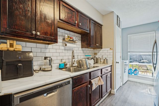 1202 Canyon Oaks Drive, Lancaster, TX 75146