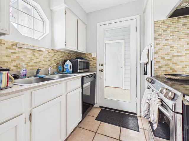 3111 Tom Green ST 305, Austin, TX 78705
