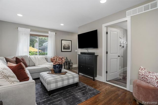 812 N Edison Avenue, Royal Oak, MI 48067