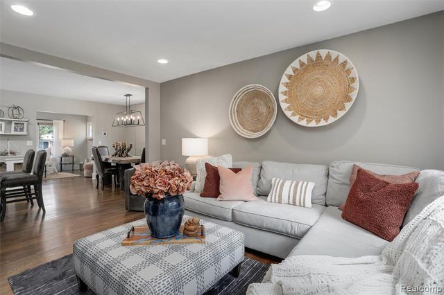 812 N Edison Avenue, Royal Oak, MI 48067