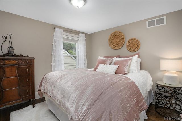 812 N Edison Avenue, Royal Oak, MI 48067