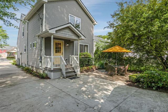 812 N Edison Avenue, Royal Oak, MI 48067