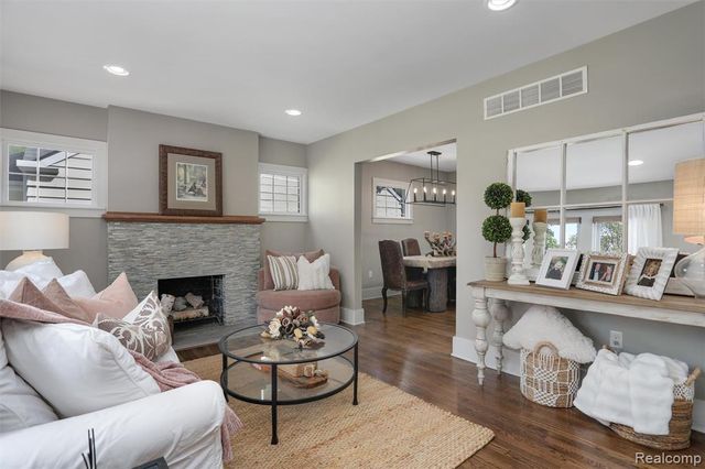 812 N Edison Avenue, Royal Oak, MI 48067