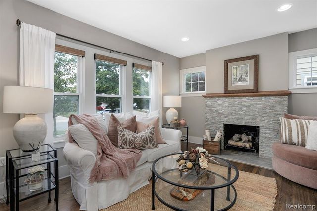 812 N Edison Avenue, Royal Oak, MI 48067