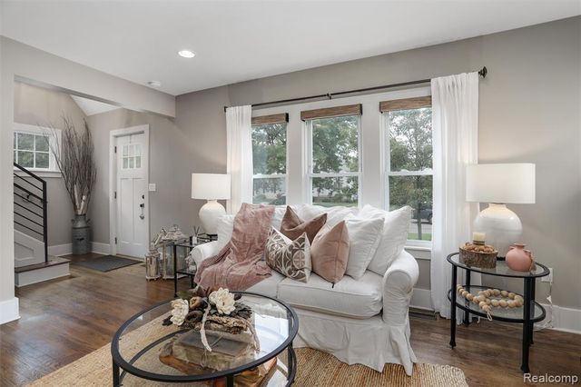 812 N Edison Avenue, Royal Oak, MI 48067