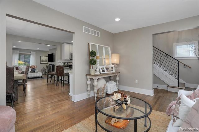 812 N Edison Avenue, Royal Oak, MI 48067