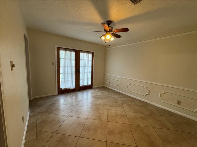 5435 Mossy Timbers Drive, Humble, TX 77346