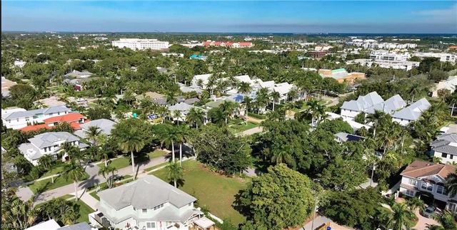 490 1st AVE S, Naples, FL 34102