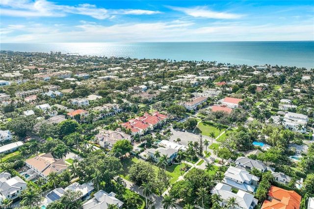 490 1st AVE S, Naples, FL 34102