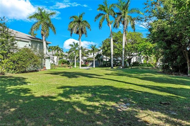 490 1st AVE S, Naples, FL 34102