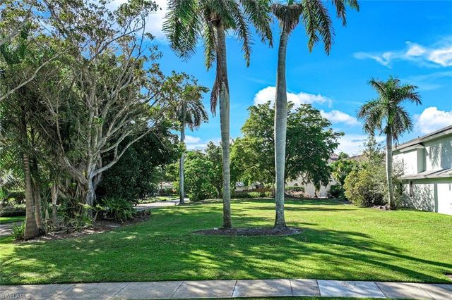 490 1st AVE S, Naples, FL 34102