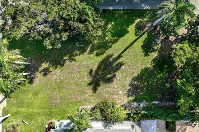 490 1st AVE S, Naples, FL 34102