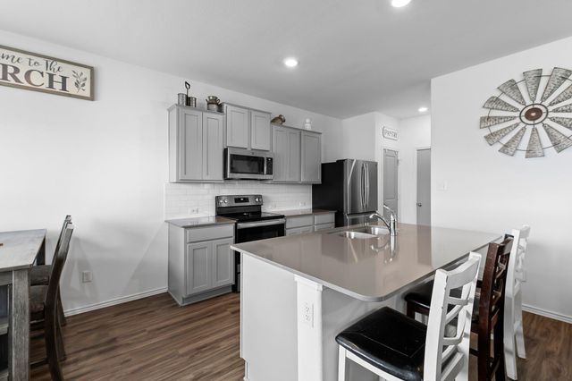 576 Greatest Gift WAY, Jarrell, TX 76537
