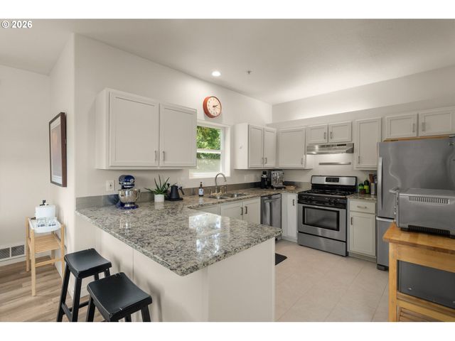618 S NEVADA St H, Portland, OR 97219