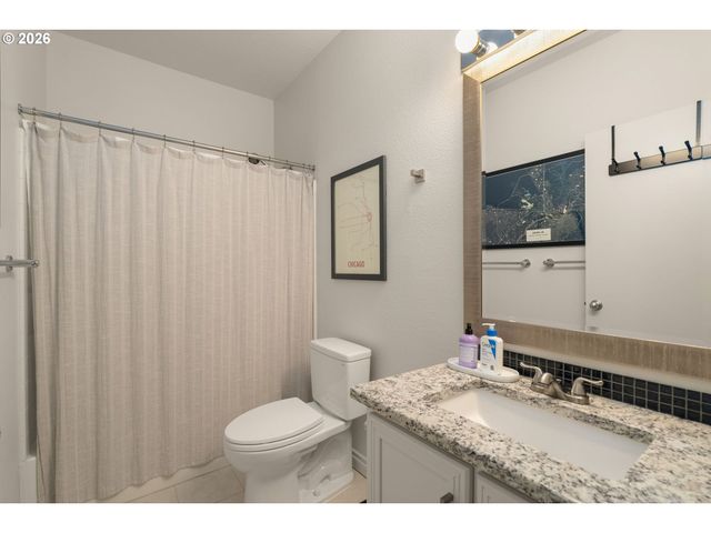 618 S NEVADA St H, Portland, OR 97219