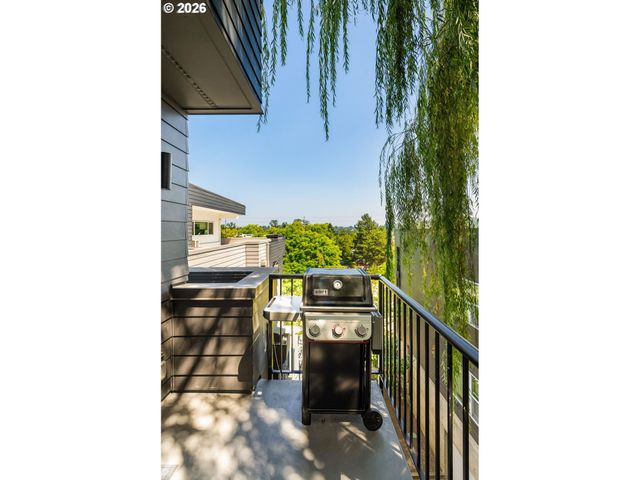 618 S NEVADA St H, Portland, OR 97219