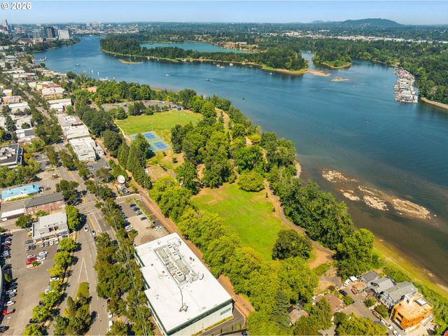 618 S NEVADA St H, Portland, OR 97219