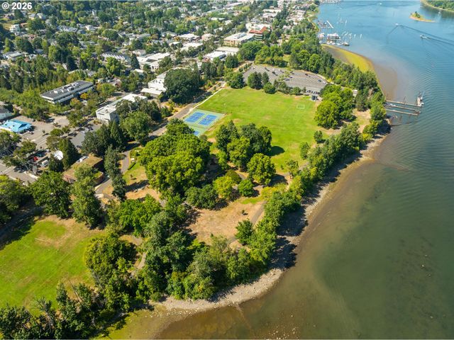 618 S NEVADA St H, Portland, OR 97219