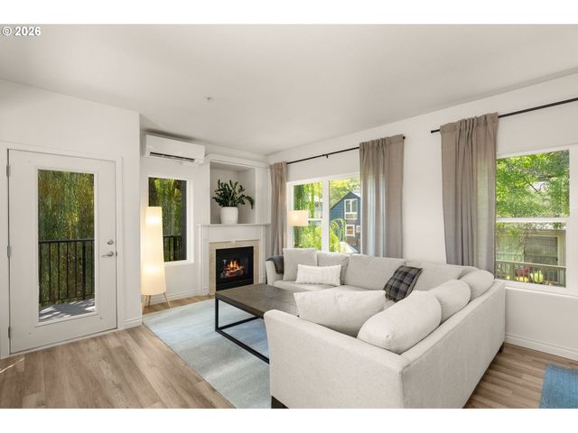 618 S NEVADA St H, Portland, OR 97219
