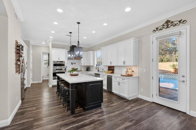 1303 Jordan Avenue, Clovis, CA 93611