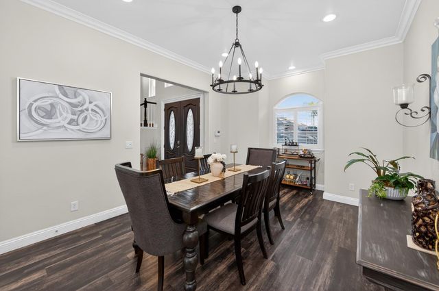 1303 Jordan Avenue, Clovis, CA 93611