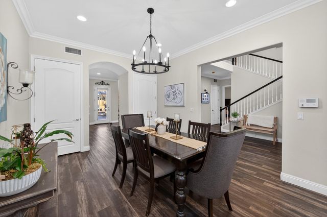 1303 Jordan Avenue, Clovis, CA 93611