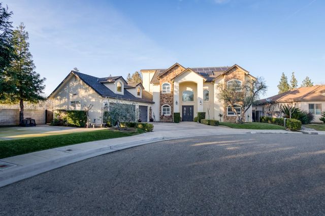 1303 Jordan Avenue, Clovis, CA 93611