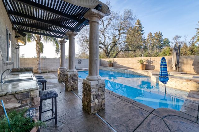 1303 Jordan Avenue, Clovis, CA 93611