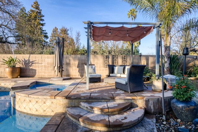 1303 Jordan Avenue, Clovis, CA 93611