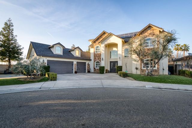 1303 Jordan Avenue, Clovis, CA 93611