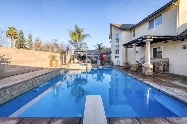 1303 Jordan Avenue, Clovis, CA 93611