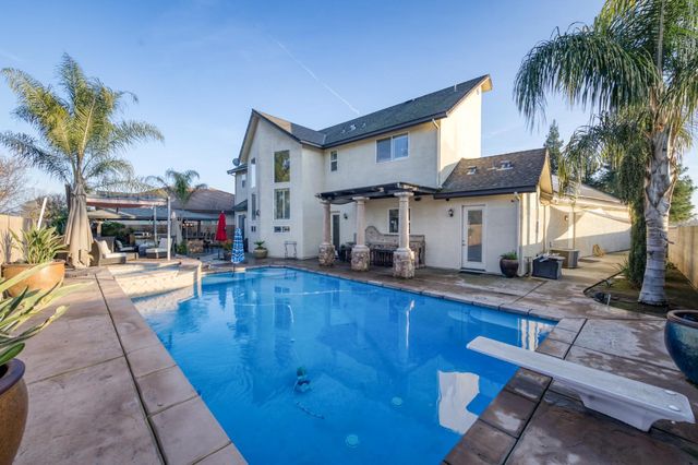 1303 Jordan Avenue, Clovis, CA 93611