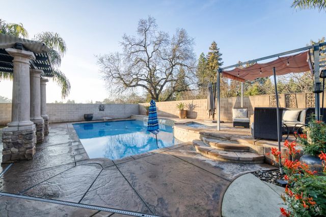 1303 Jordan Avenue, Clovis, CA 93611