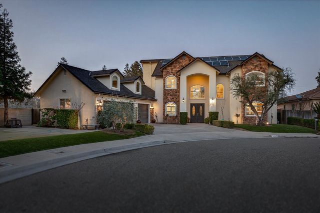 1303 Jordan Avenue, Clovis, CA 93611