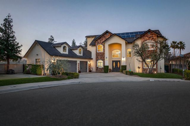 1303 Jordan Avenue, Clovis, CA 93611